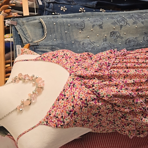 Chic Floral Maxi Dress in Pink and Purple New - Picture 5 of 17